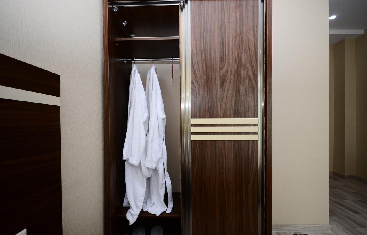 Hotel 725 B Батумі Екстер'єр фото