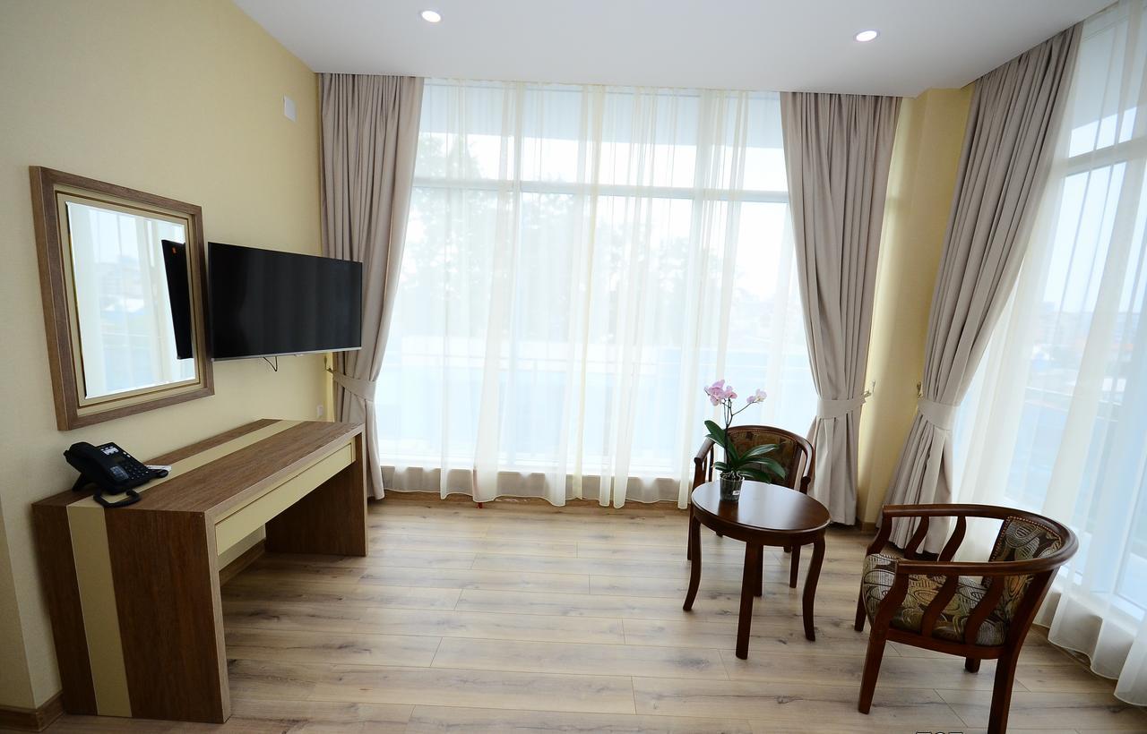 Hotel 725 B Батумі Екстер'єр фото