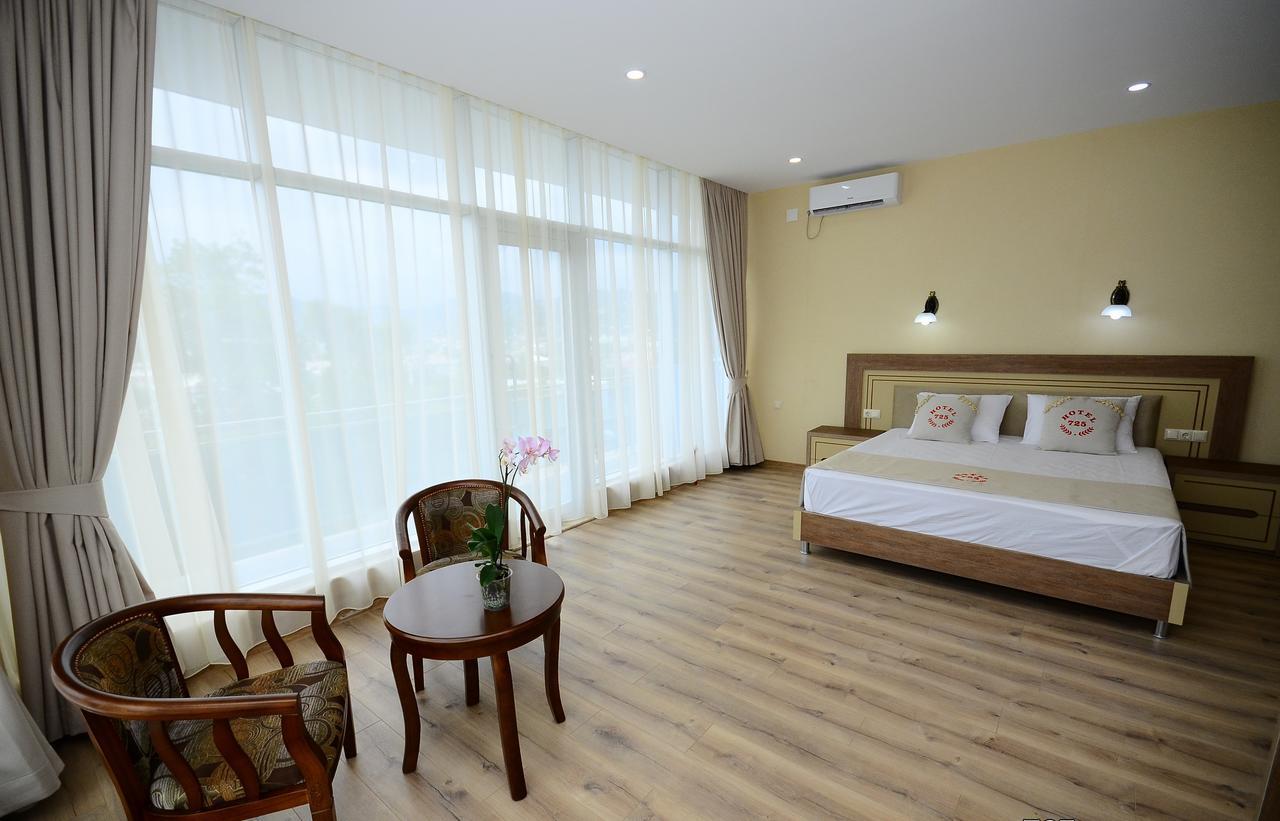 Hotel 725 B Батумі Екстер'єр фото