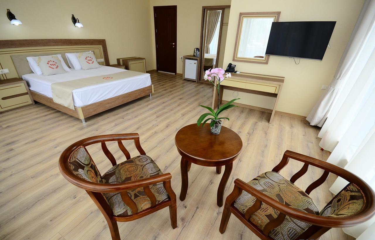 Hotel 725 B Батумі Екстер'єр фото