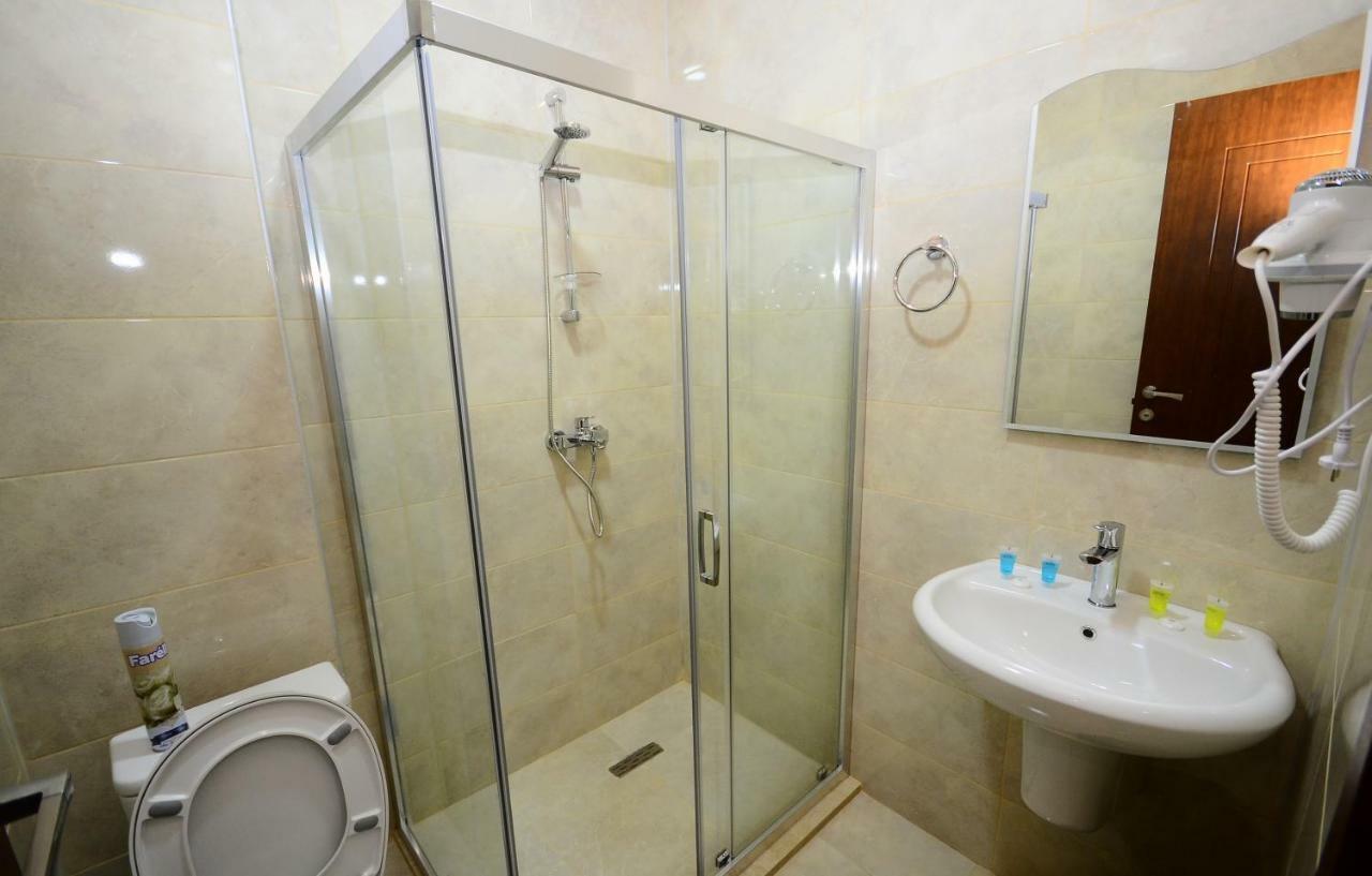 Hotel 725 B Батумі Екстер'єр фото